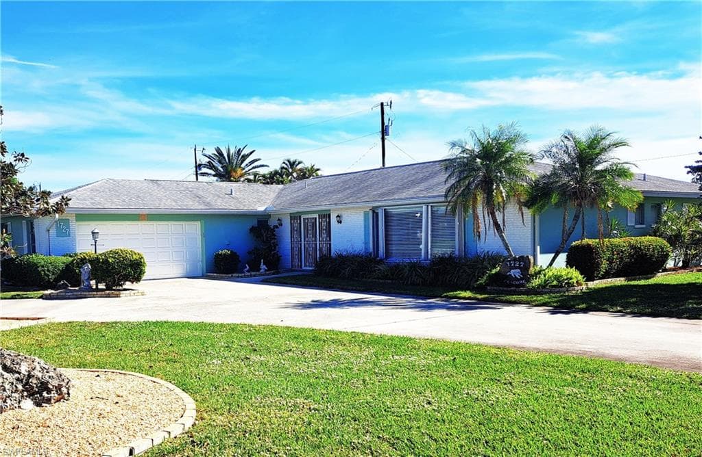 1727 Lakeview BLVD NORTH FORT MYERS, FL 33903