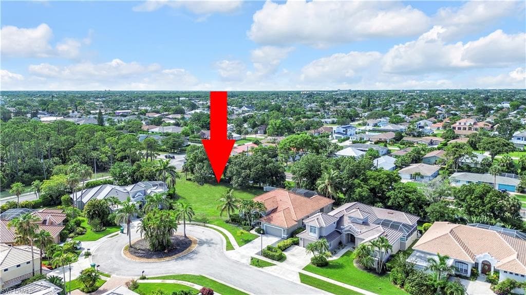 658 Soliel DR NAPLES, FL 34110