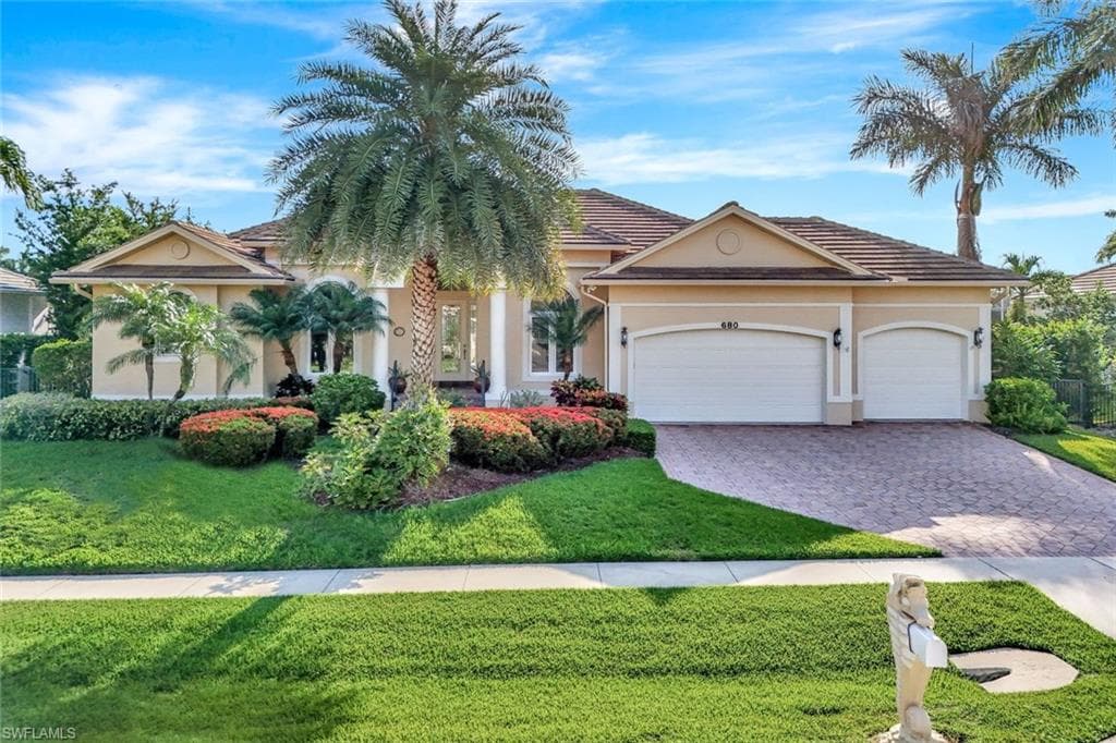 680 Thrush CT MARCO ISLAND, FL 34145