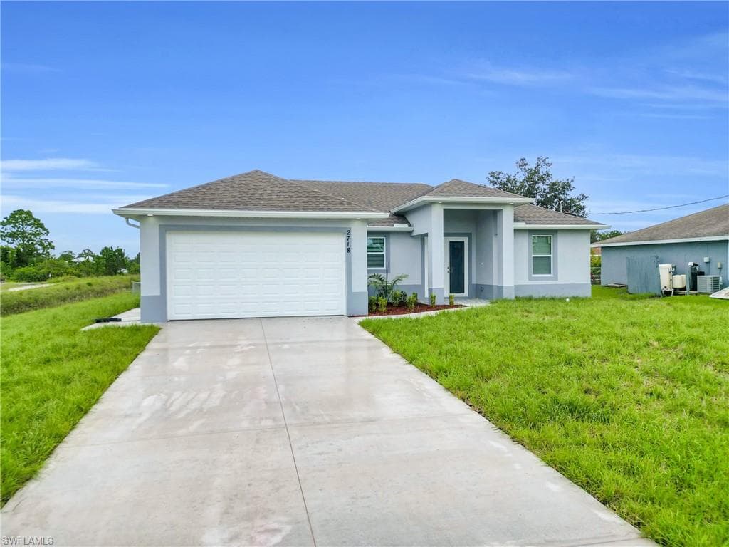 2718 42nd ST W LEHIGH ACRES, FL 33971
