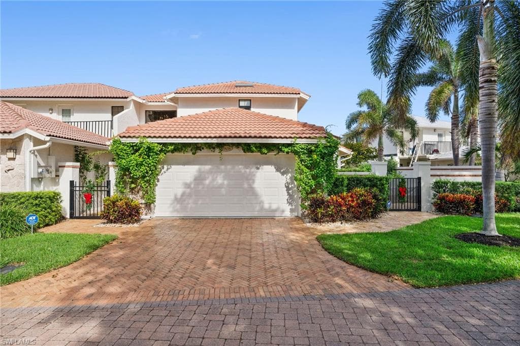 5908 Via Lugano NAPLES, FL 34108