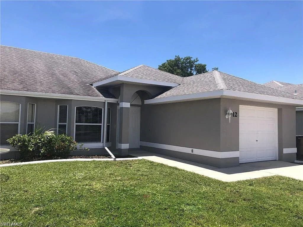 912 Cape Coral PKWY W CAPE CORAL, FL 33914