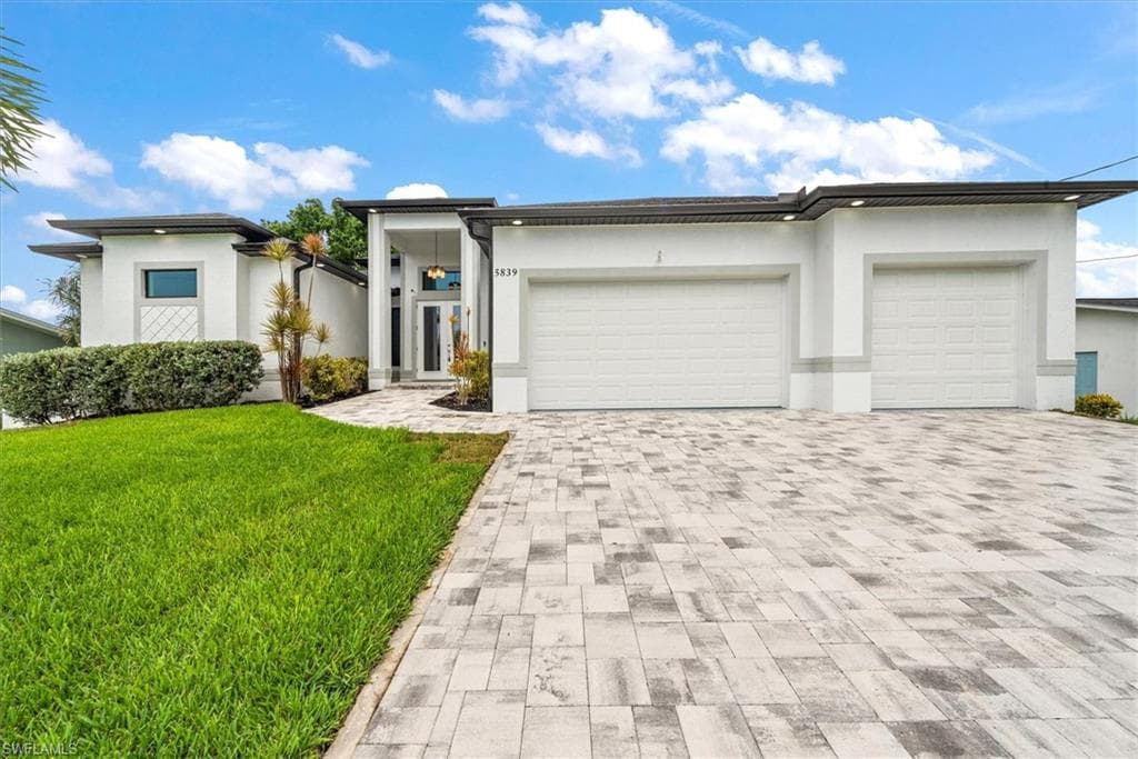 5839 SW 1st CT CAPE CORAL, FL 33914