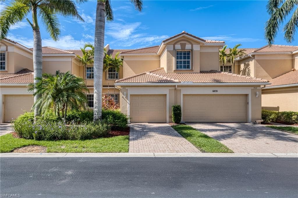 6031 Jonathans Bay CIR 401 FORT MYERS, FL 33908