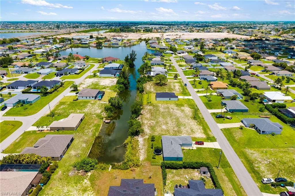 1501 2nd ST CAPE CORAL, FL 33993