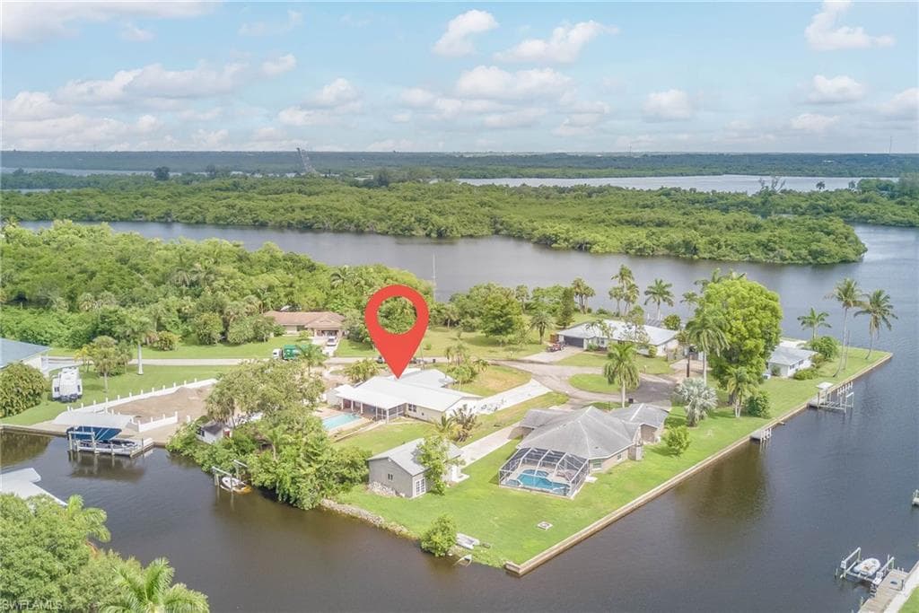 330 Shore DR FORT MYERS, FL 33905
