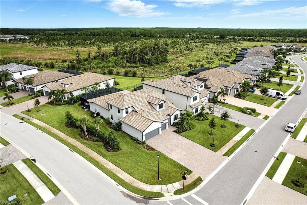 17548 Kinzie LN ESTERO, FL 33928
