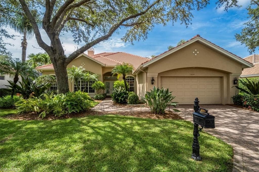 1094 Camelot CIR NAPLES, FL 34119