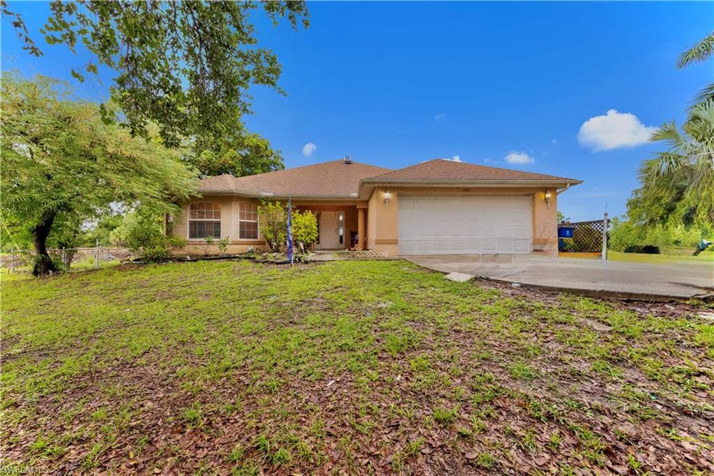 1721 McKinley AVE LEHIGH ACRES, FL 33972