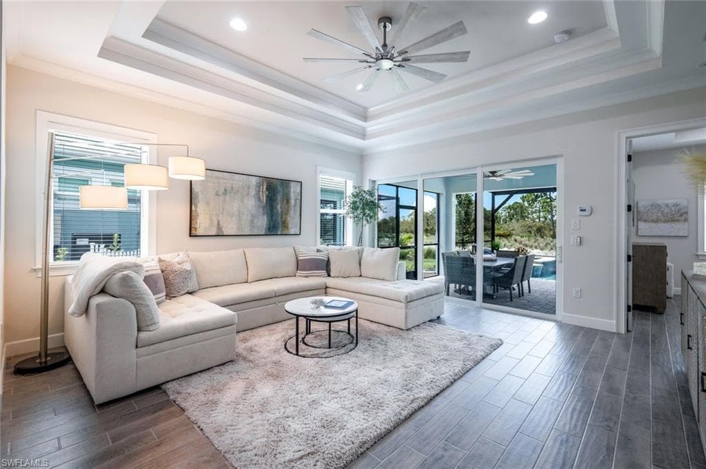 6875 Saona CT NAPLES, FL 34113