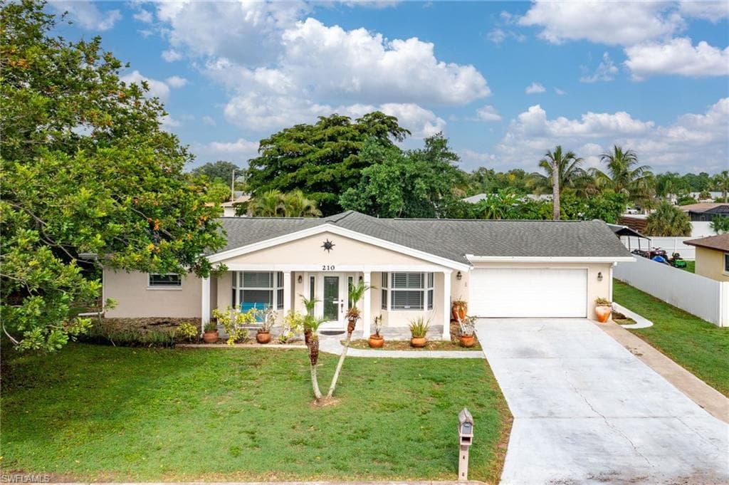 210 Jayview AVE LEHIGH ACRES, FL 33936