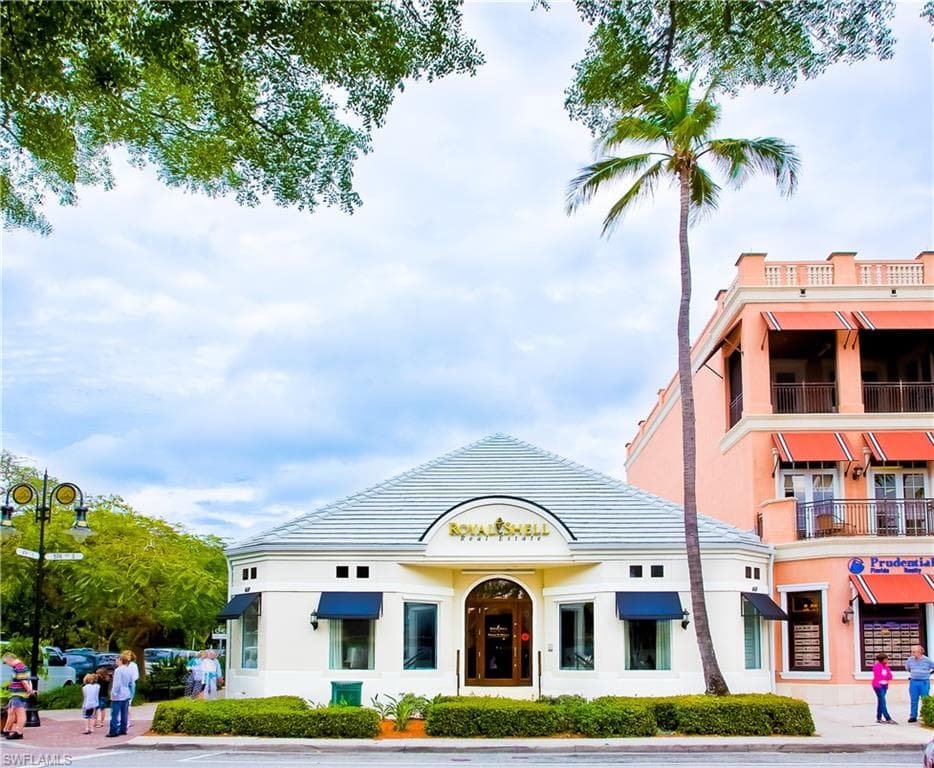 601 5th AVE S NAPLES, FL 34102