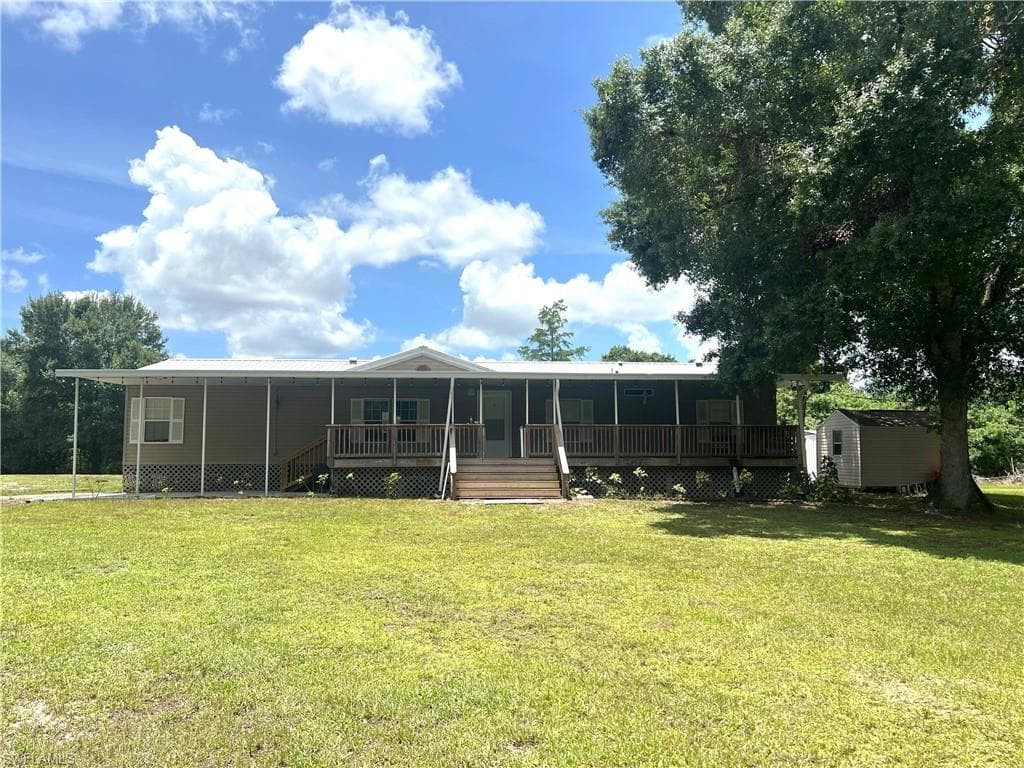 1909 Evans RD LABELLE, FL 33935