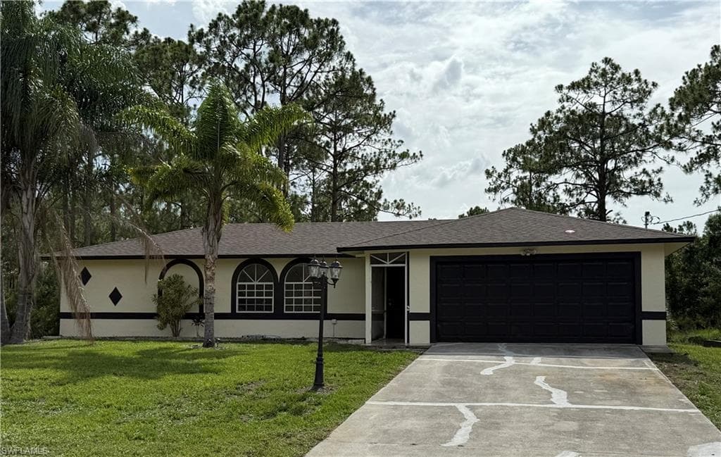 913 Scott AVE LEHIGH ACRES, FL 33972