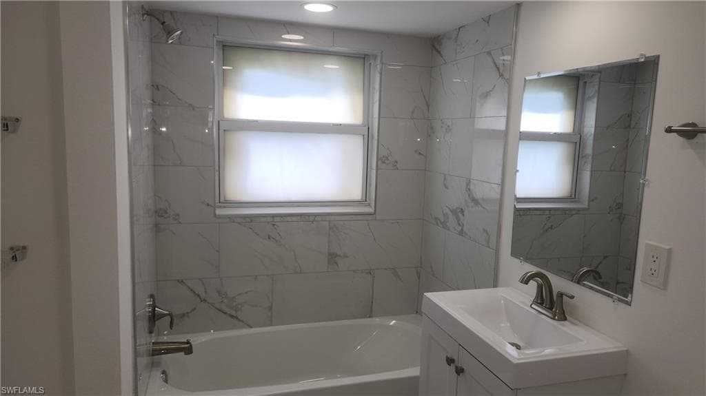 2590 1st ST 101 FORT MYERS, FL 33901