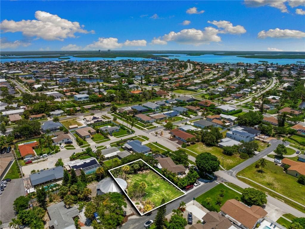 410 Quail DR MARCO ISLAND, FL 34145