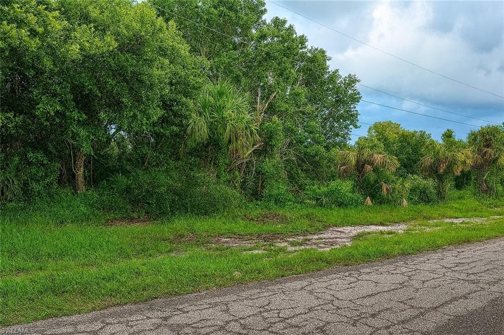 613 Grant BLVD LEHIGH ACRES, FL 33974