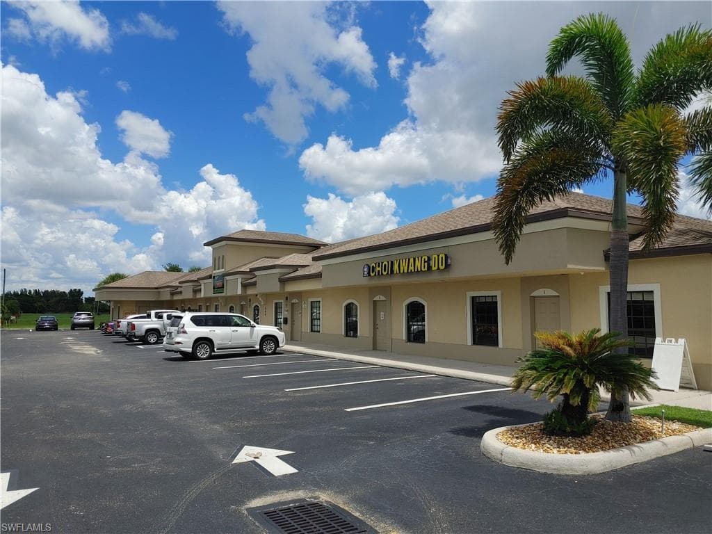 840 SW 4th ST Unit 4 CAPE CORAL, FL 33991