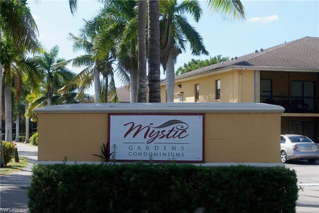 5303 Summerlin RD 307 FORT MYERS, FL 33919