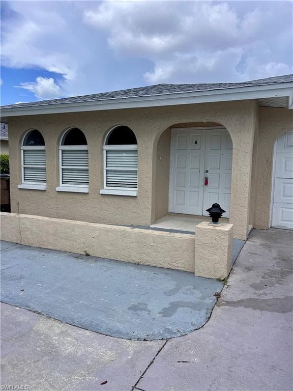 3637 Country Club BLVD B CAPE CORAL, FL 33904