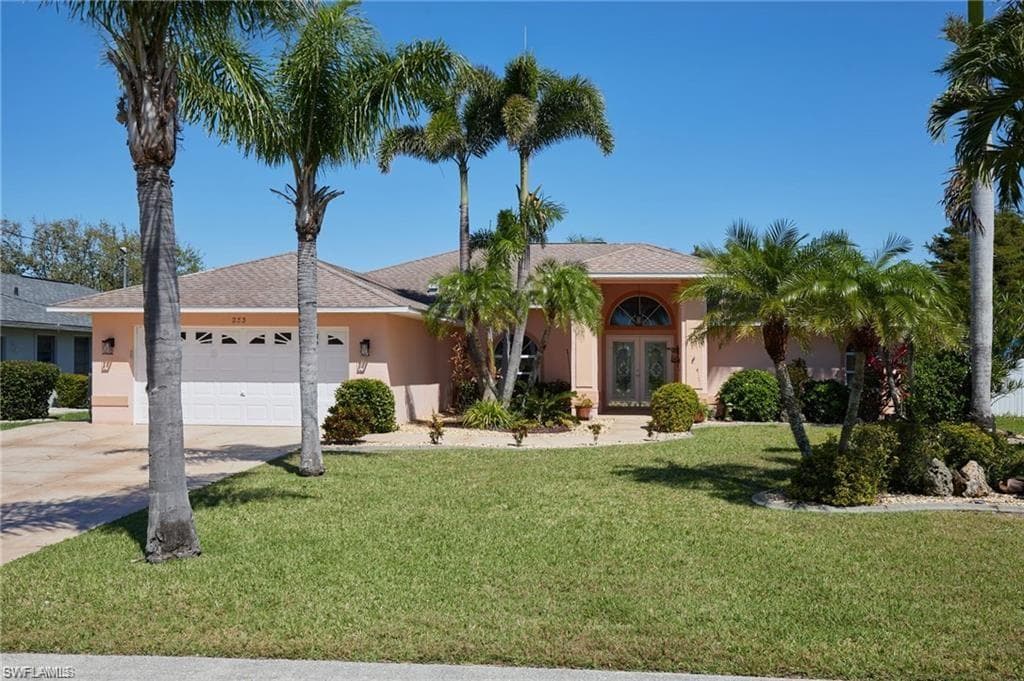 233 SW 44th TER CAPE CORAL, FL 33914