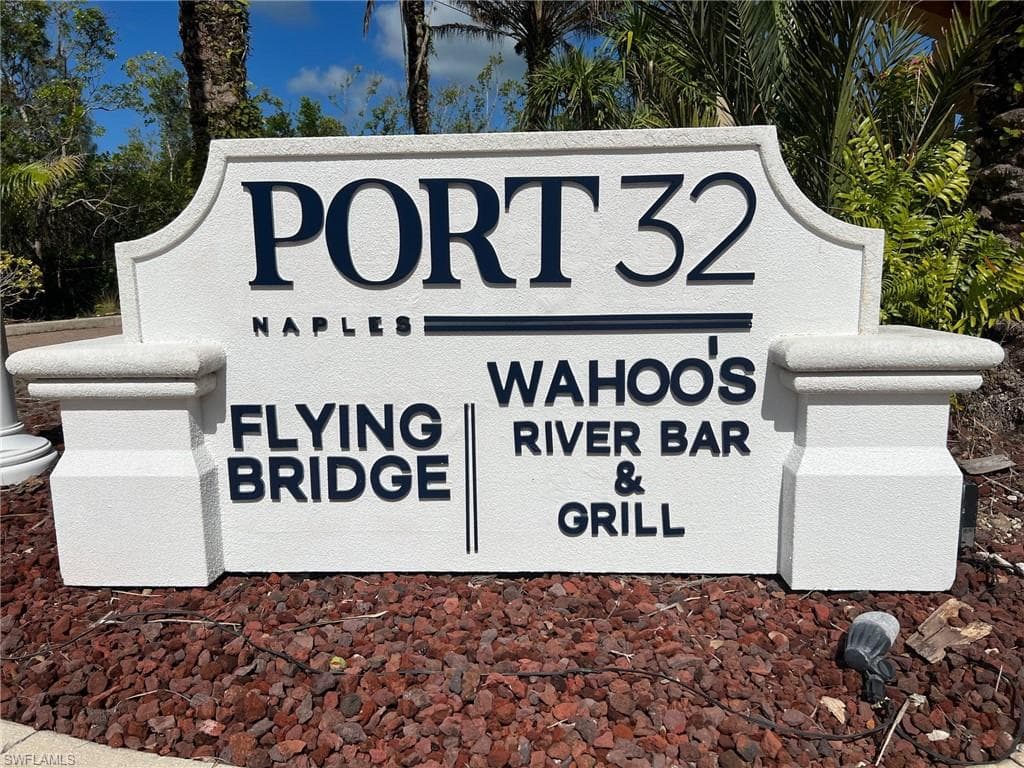 477 North RD NAPLES, FL 34104