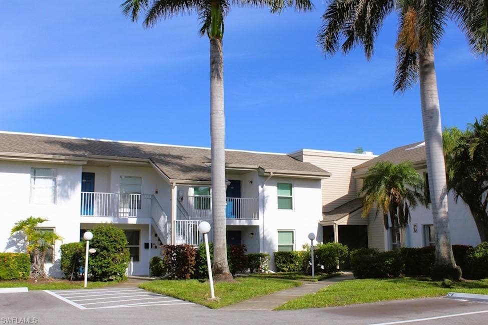 5441 Peppertree DR 6 FORT MYERS, FL 33908