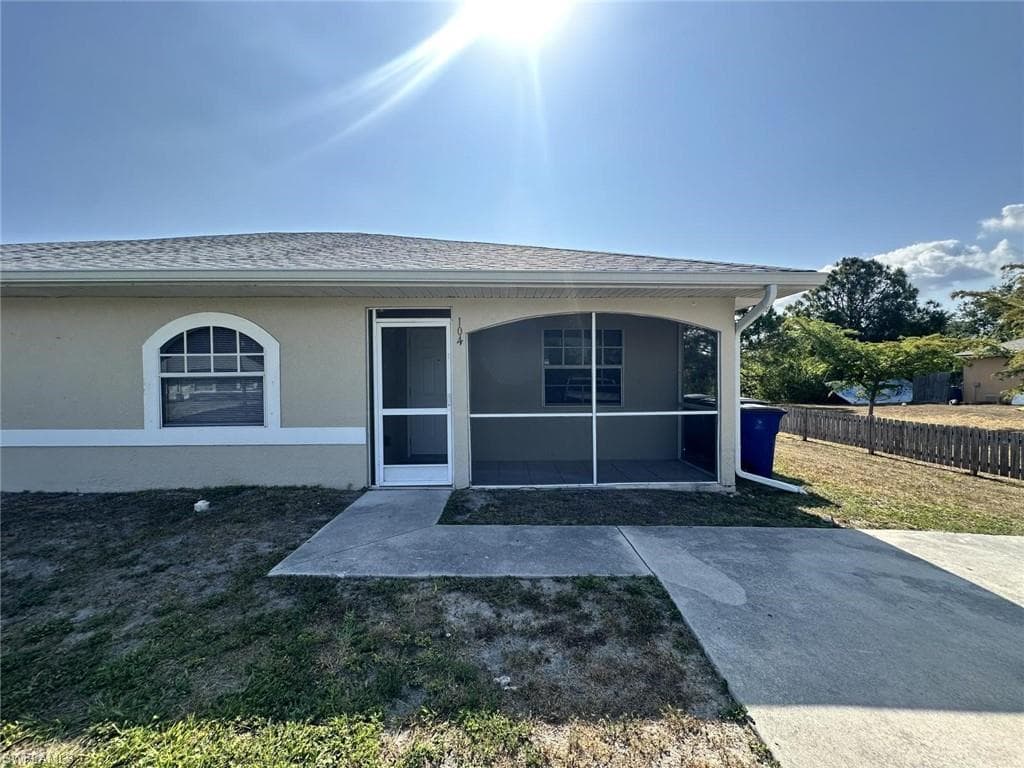 104 Gordon AVE S LEHIGH ACRES, FL 33973