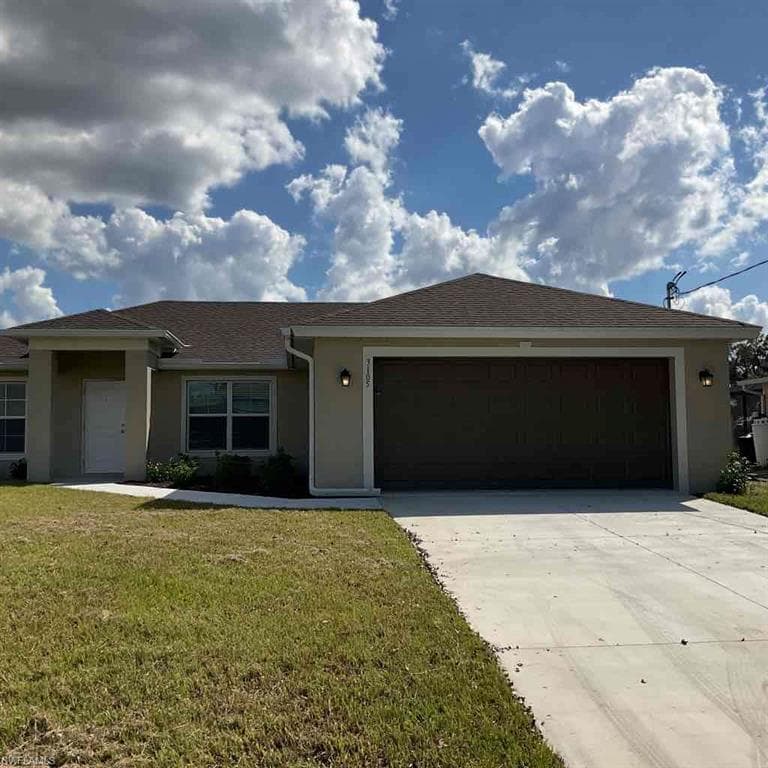 3105 14th ST W LEHIGH ACRES, FL 33971