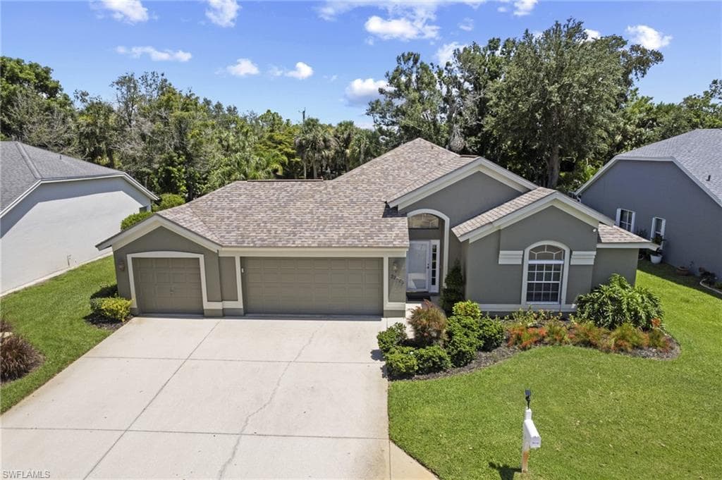 22025 Seashore CIR ESTERO, FL 33928
