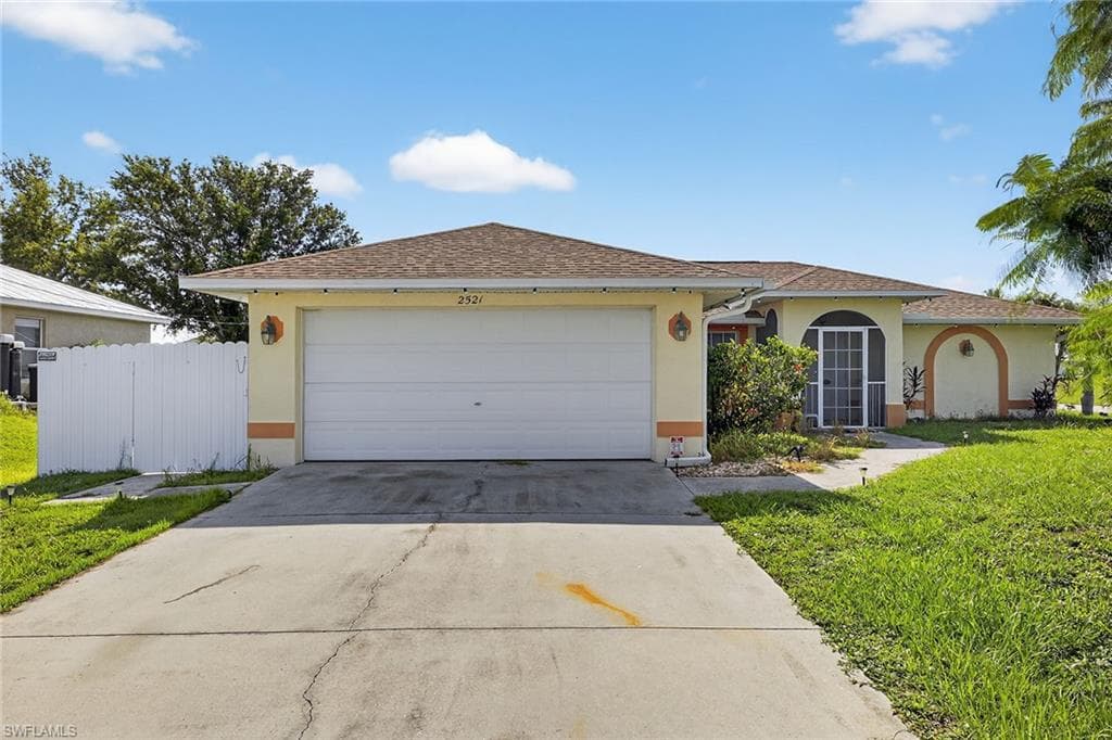 2521 NE 1st PL CAPE CORAL, FL 33909