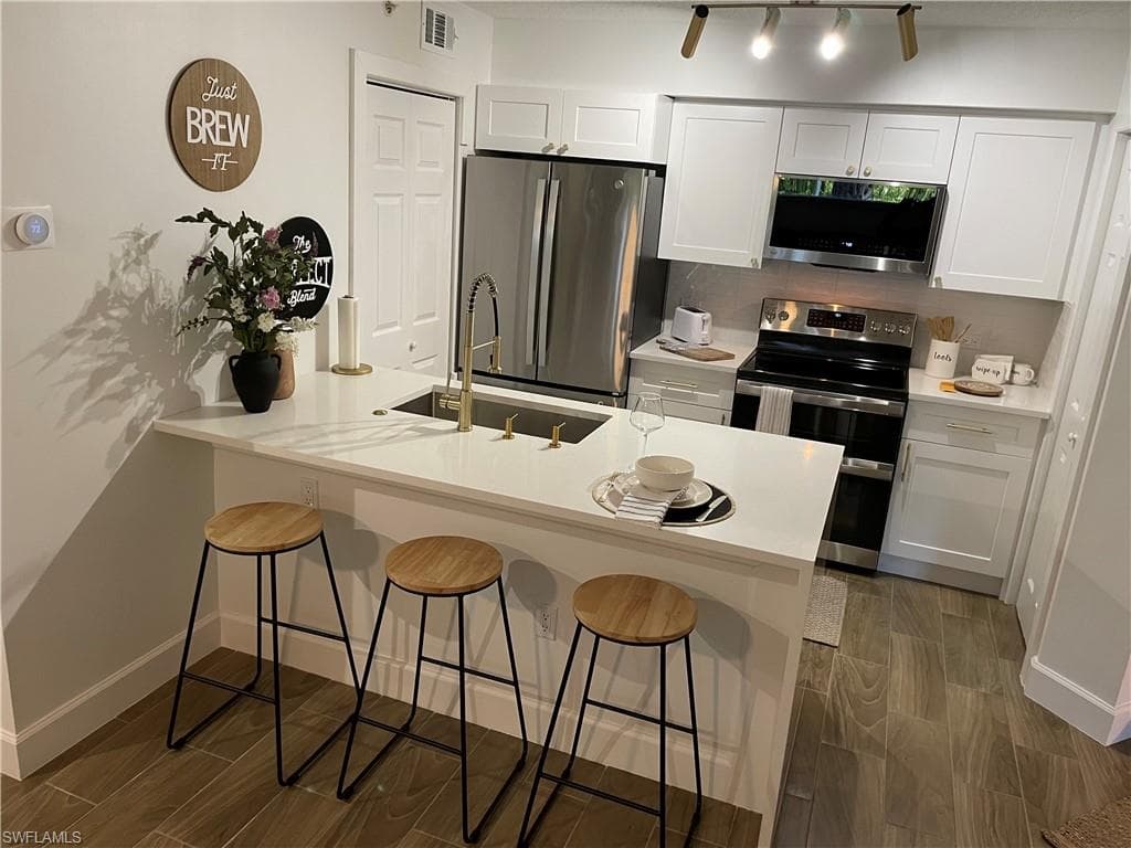8940 Colonnades CT E 721 BONITA SPRINGS, FL 34135