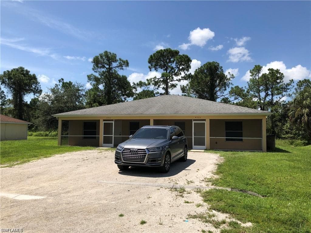 4733 30th ST SW LEHIGH ACRES, FL 33973