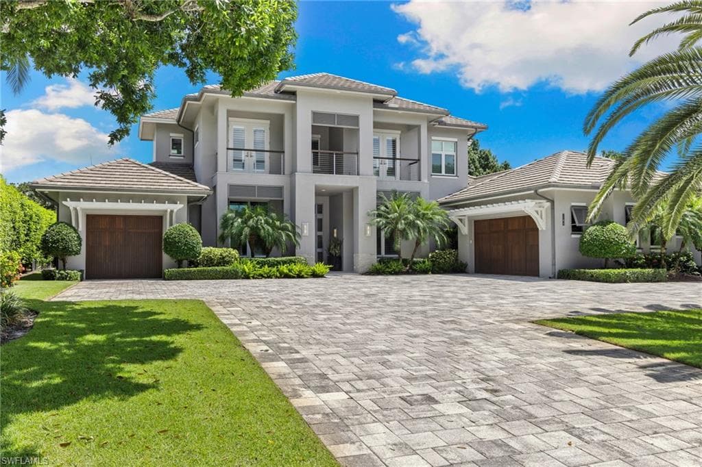 745 Riviera DR NAPLES, FL 34103