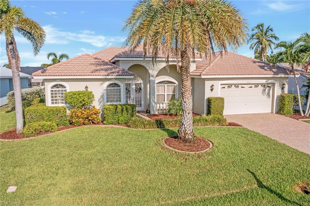 5212 SW 8th CT CAPE CORAL, FL 33914
