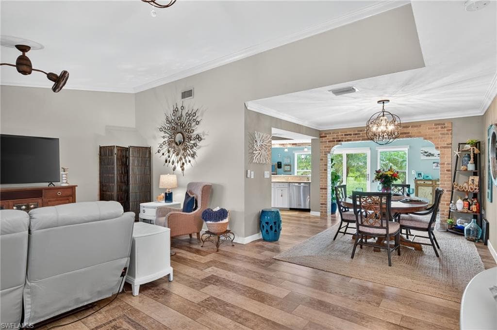 107 Round Key CIR E9 NAPLES, FL 34112