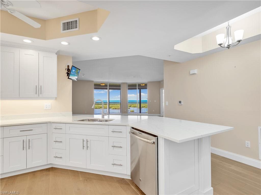 1001 Arbor Lake DR 1102 NAPLES, FL 34110
