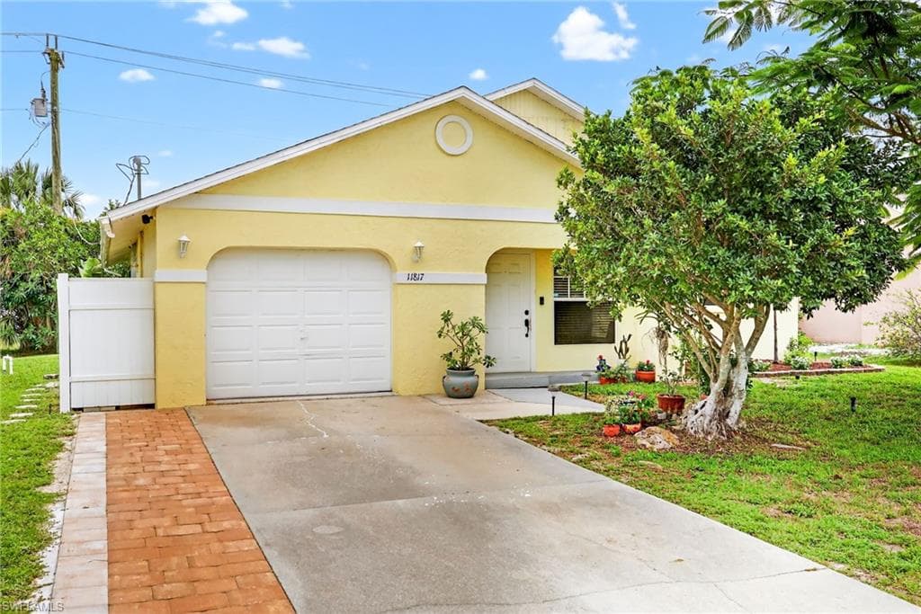 11817 Forest Mere DR BONITA SPRINGS, FL 34135