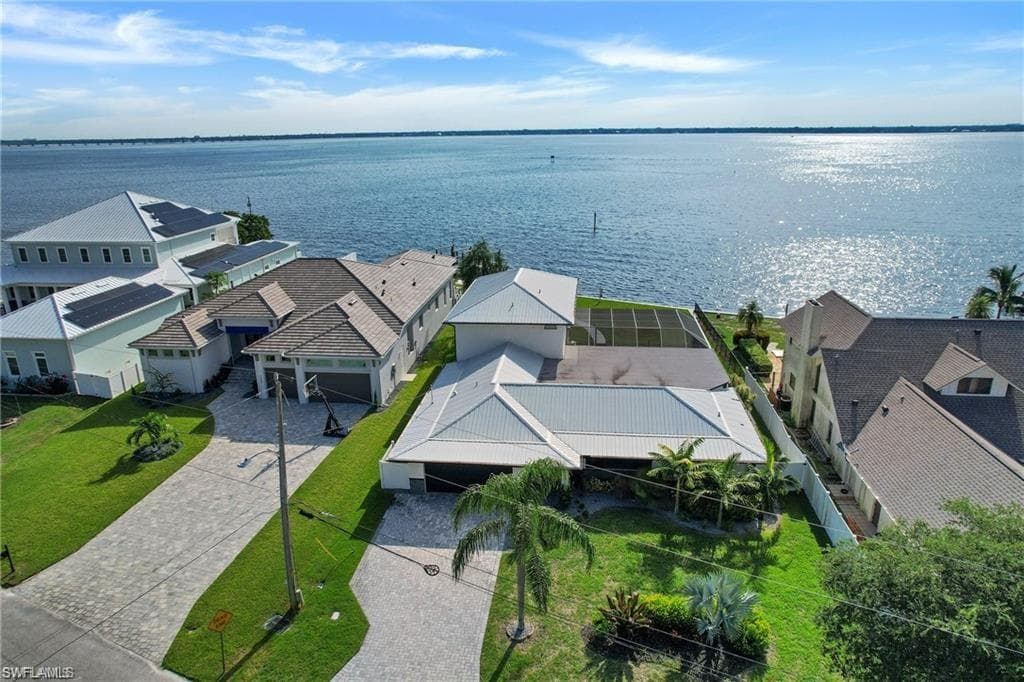 3611 SE 21st PL CAPE CORAL, FL 33904