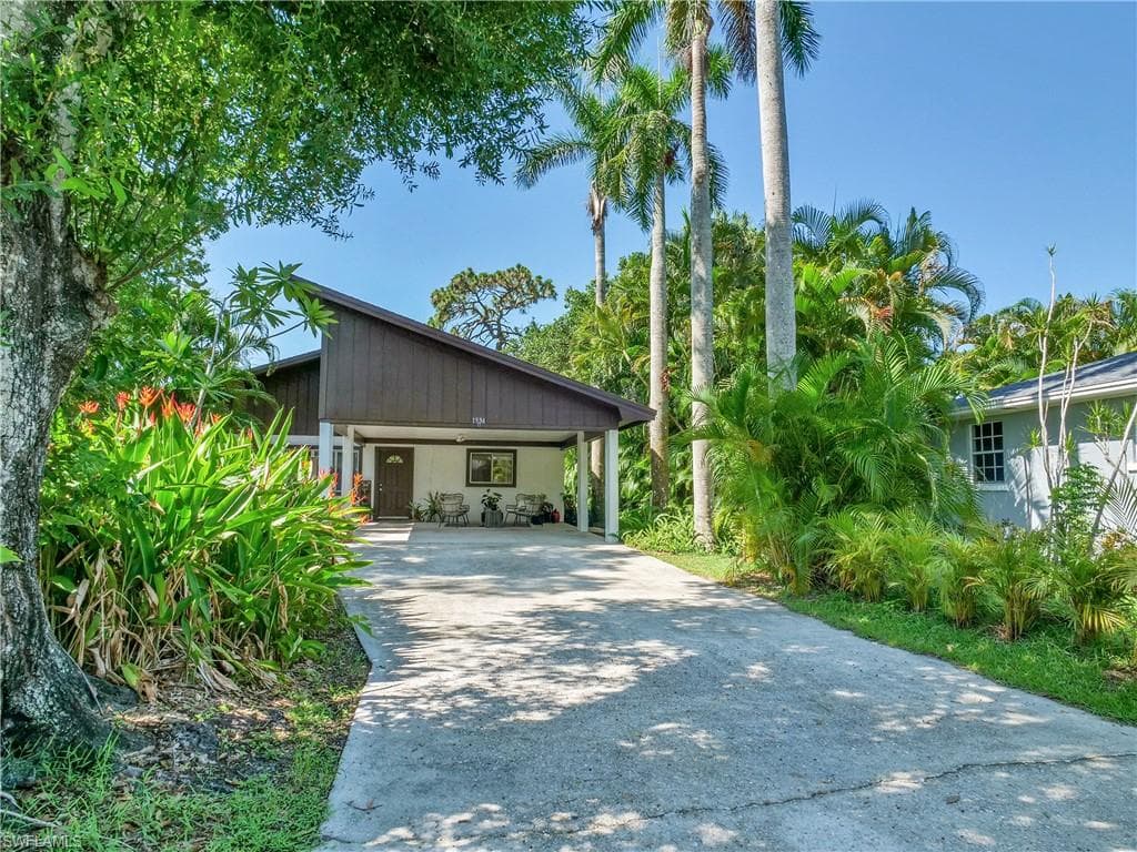 1536 Alhambra DR FORT MYERS, FL 33901