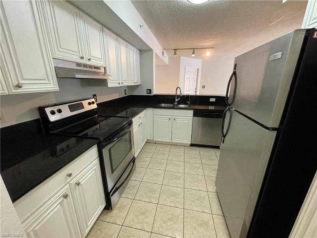 8265 Ibis Club DR 603 NAPLES, FL 34104