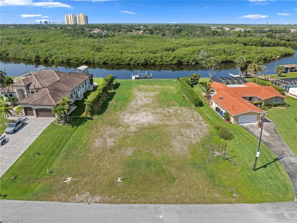 4947 Riverside DR ESTERO, FL 33928