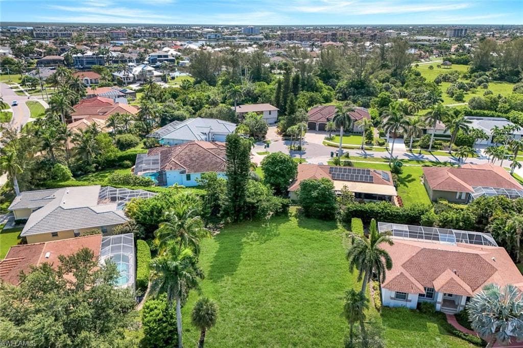 661 Lewis CT MARCO ISLAND, FL 34145