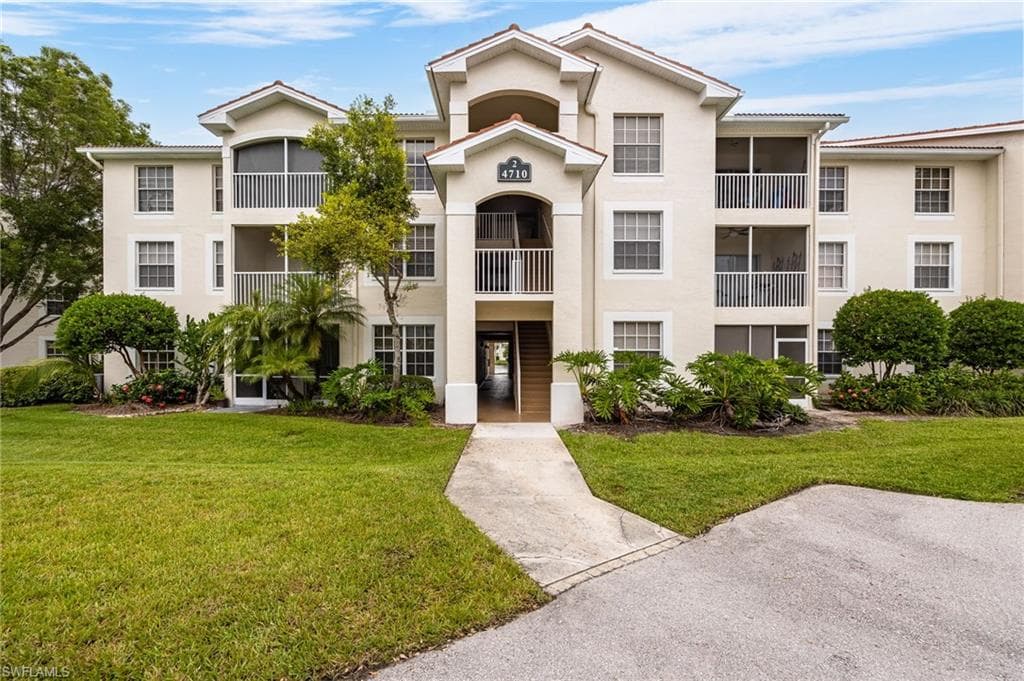 4710 Saint Croix LN 215 NAPLES, FL 34109