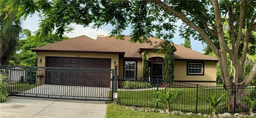 711 Pine Vale DR NAPLES, FL 34104