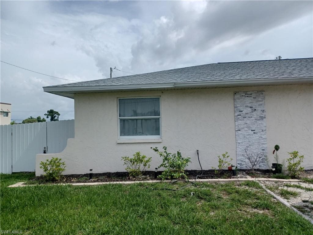 1102 SW 15th TER CAPE CORAL, FL 33991