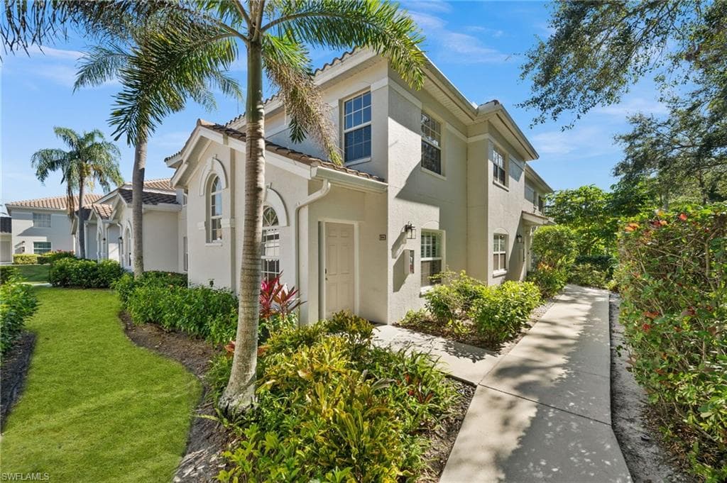 6923 Satinleaf RD N 204 NAPLES, FL 34109