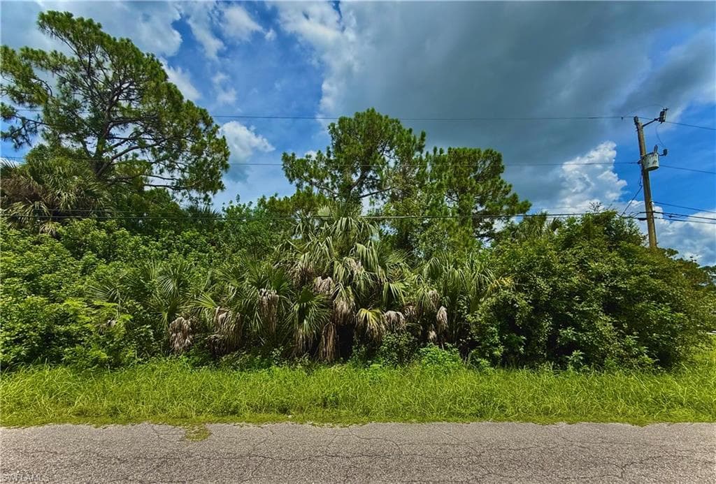 618 Henry AVE LEHIGH ACRES, FL 33972