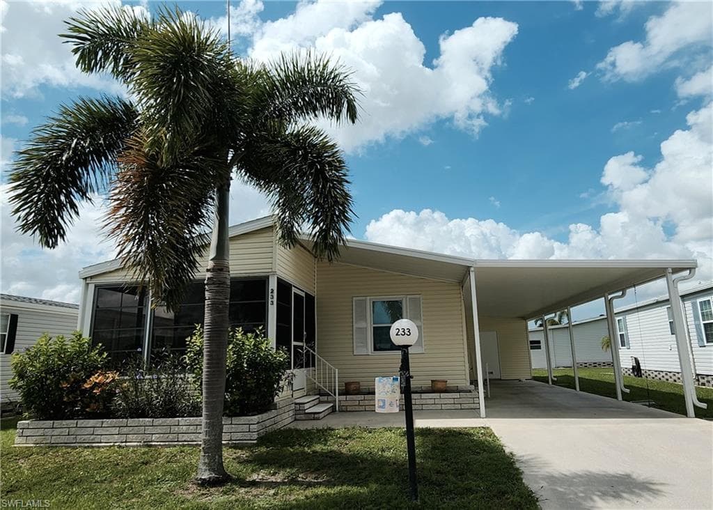 233 Rainbow DR NORTH FORT MYERS, FL 33903