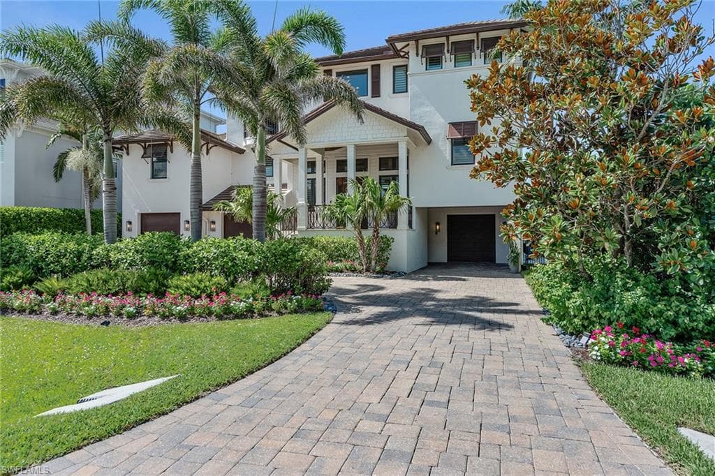 434 Trade Winds AVE NAPLES, FL 34108